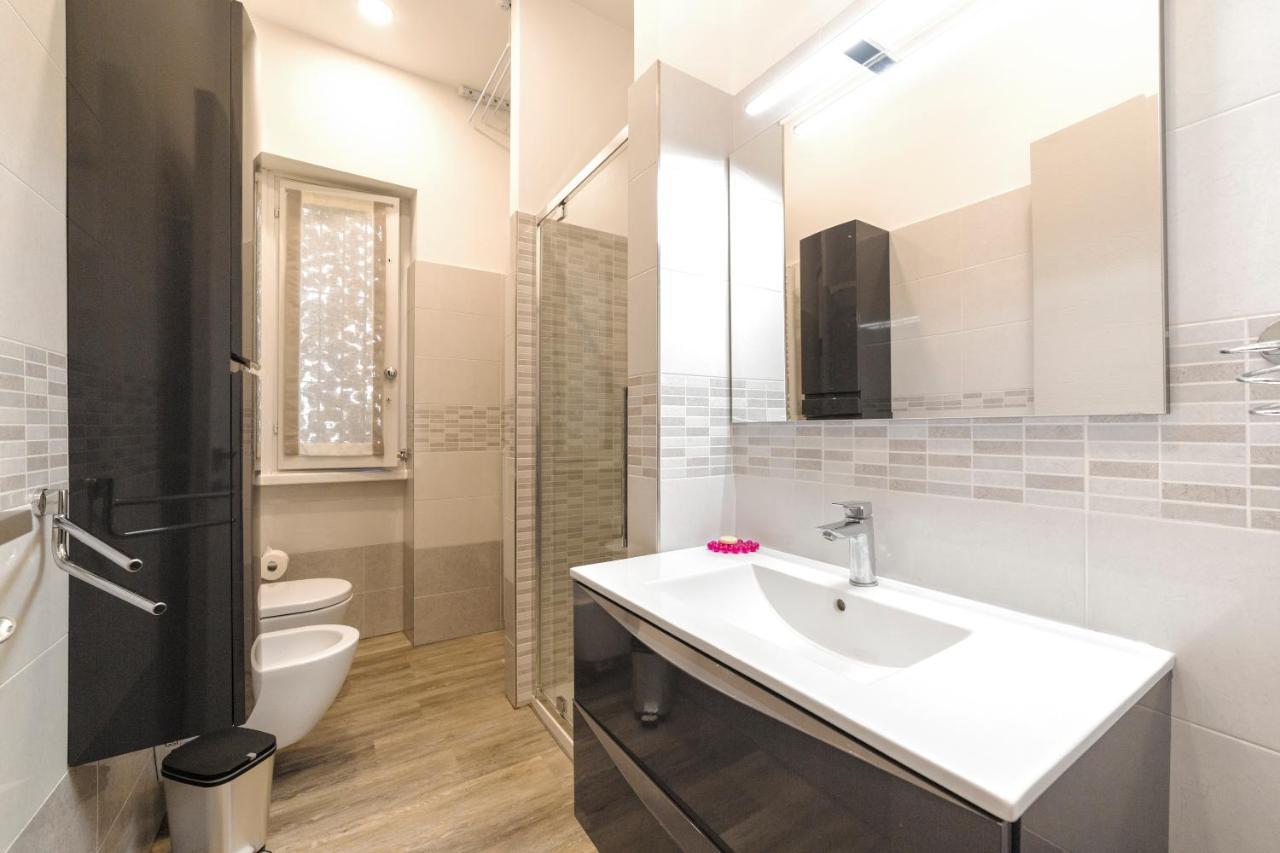 A Due Passi Da Piazza Firenze Apartment Милан Экстерьер фото